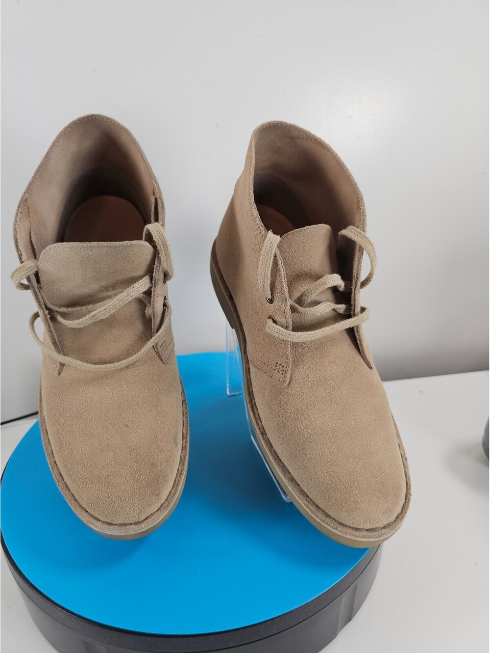 Clarks Desert Boot in Beige Suede